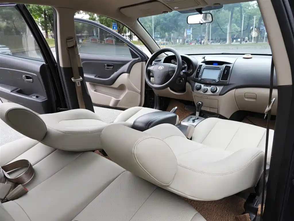 HYUNDAI CELESTA 2011