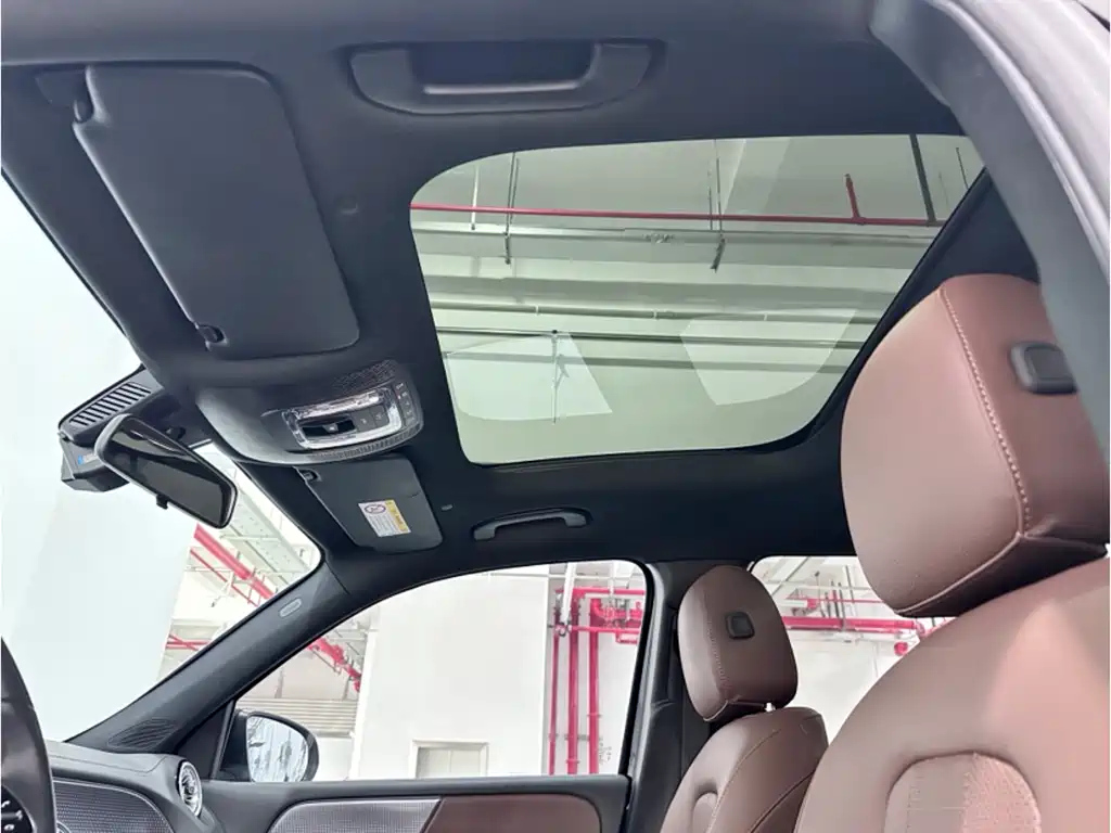 MERCEDES BENZ GLB 2023