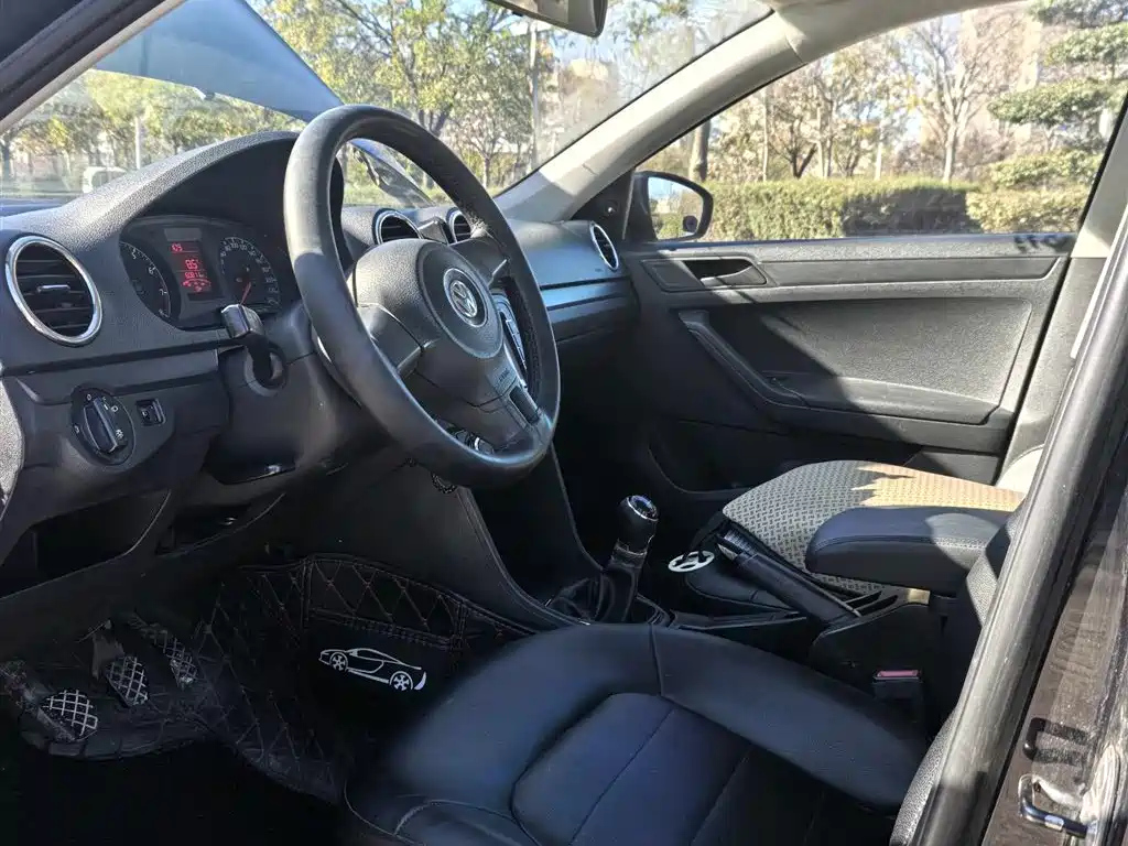 VOLKSWAGEN JETTA 2014