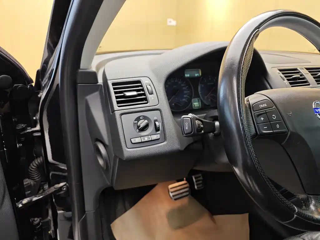 VOLVO C30 2011