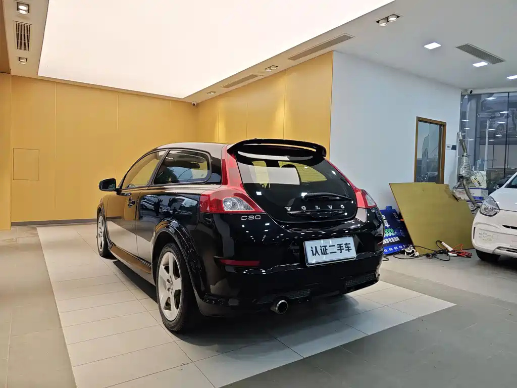 VOLVO C30 2011
