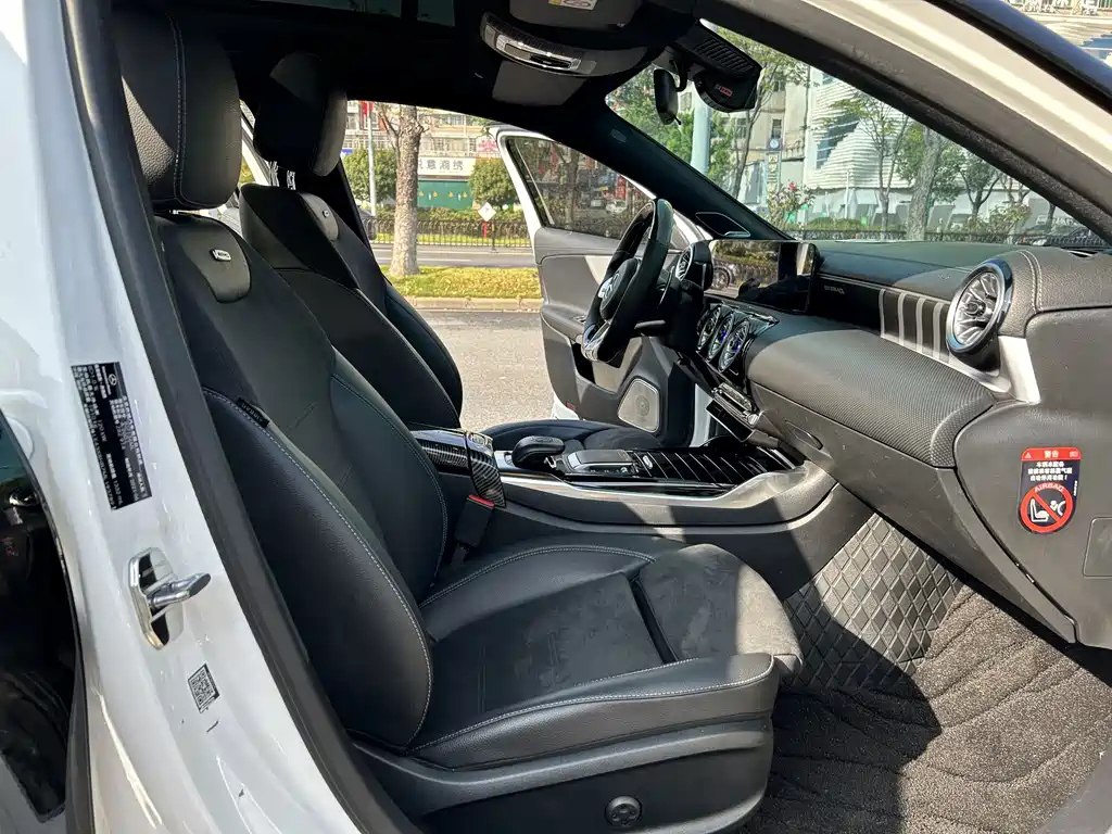 MERCEDES BENZ A-CLASS 2021