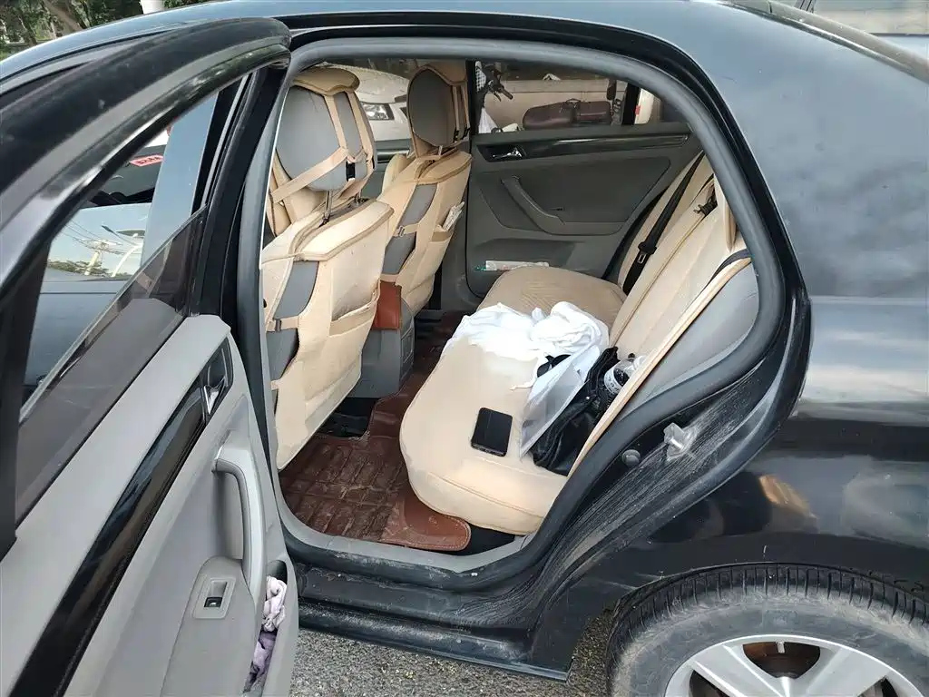 VOLKSWAGEN BORA 2014
