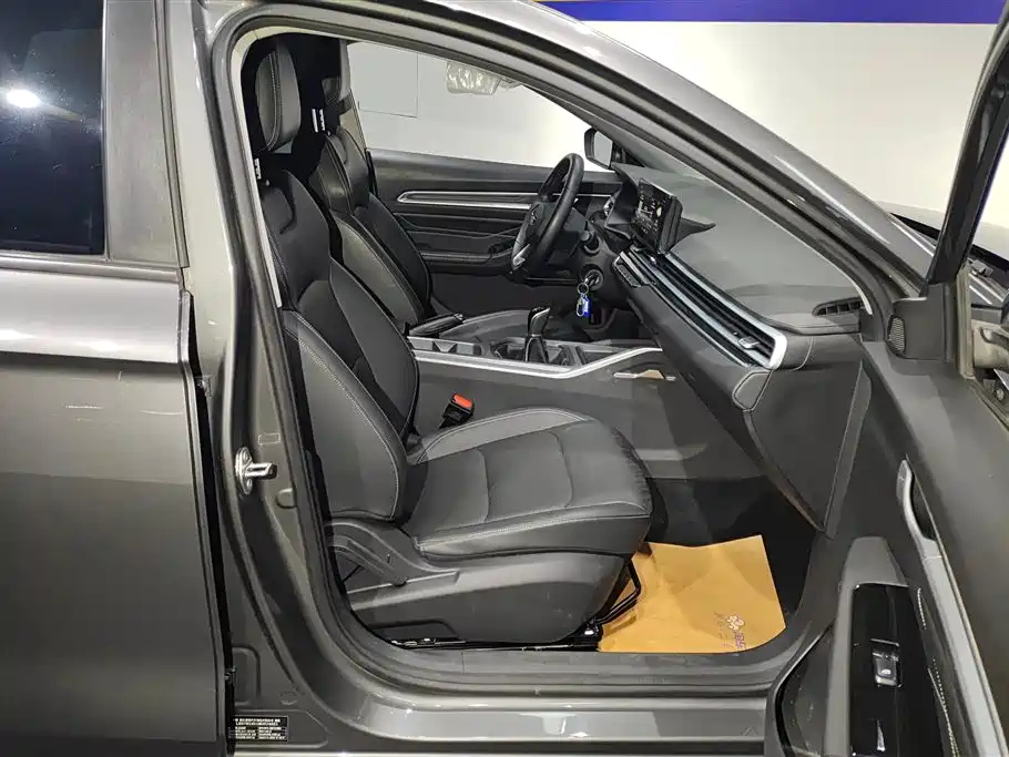 GEELY AUTO EMGRAND 2022