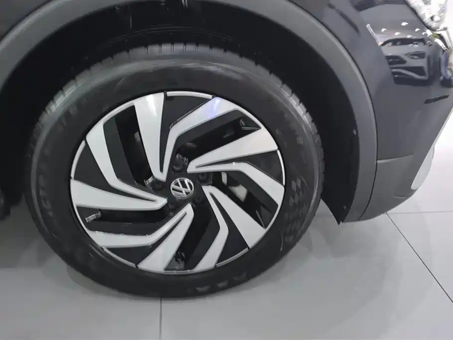 VOLKSWAGEN TIGUAN L 2023
