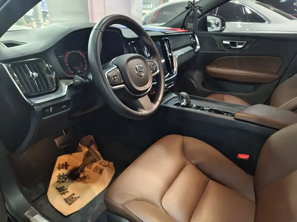 VOLVO S60 2022