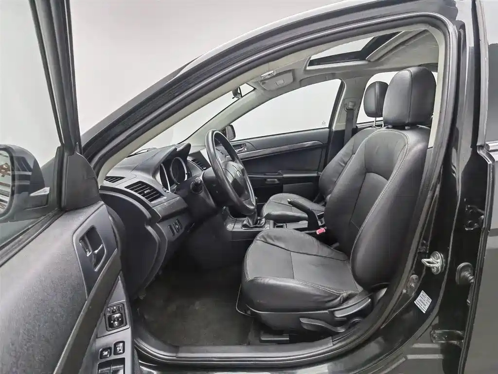 MITSUBISHI LANCER EX 2014