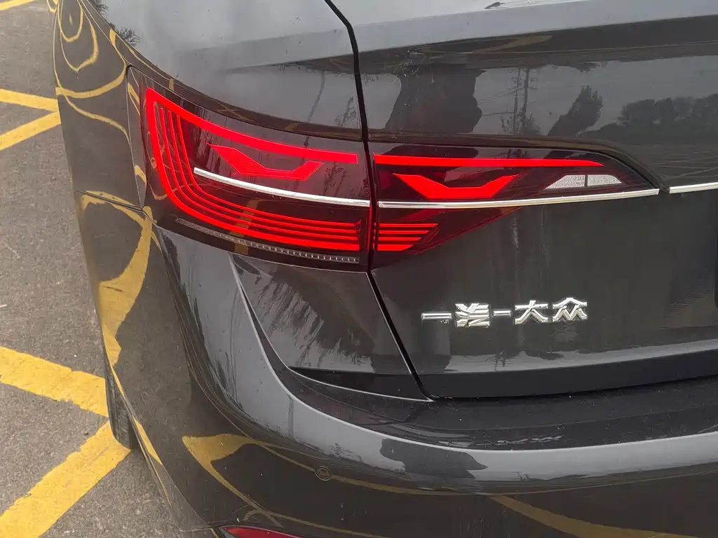 VOLKSWAGEN SAGITAR 2024