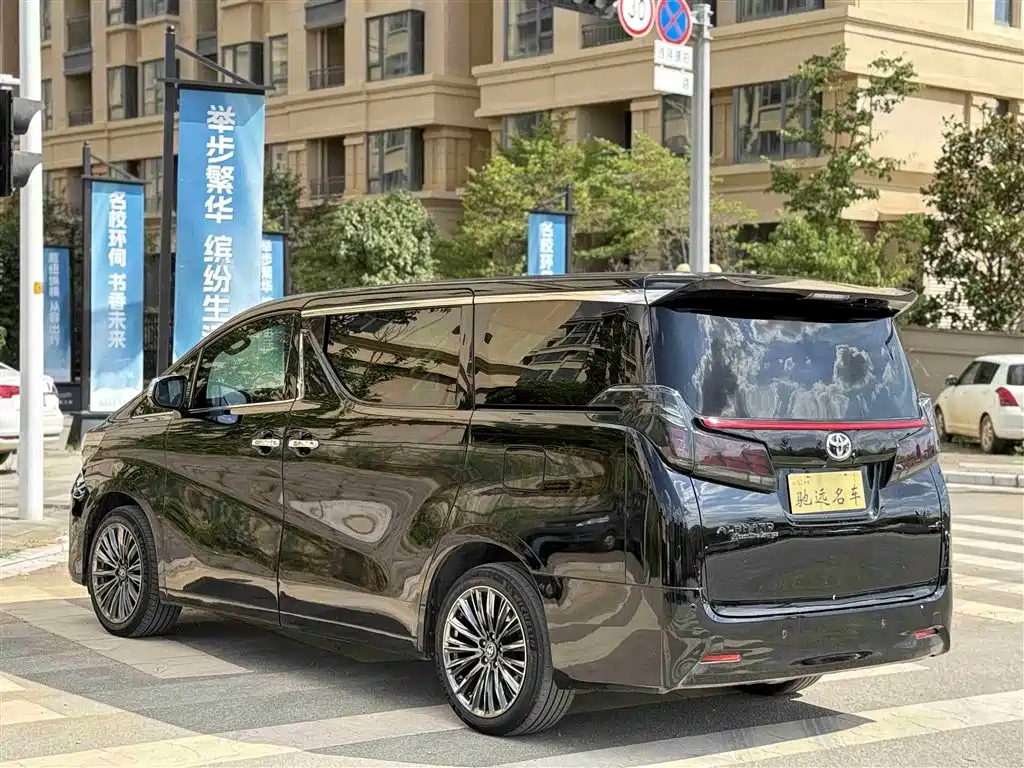 TOYOTA ALPHARD 2018