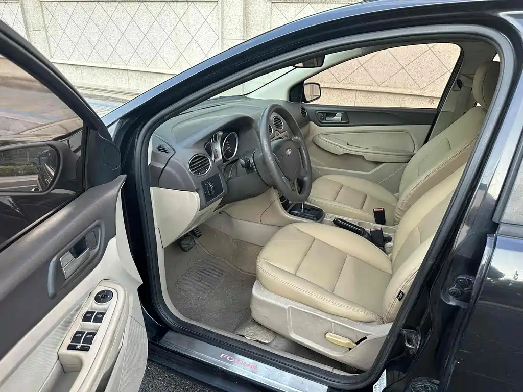 FORD FOCUS 2013