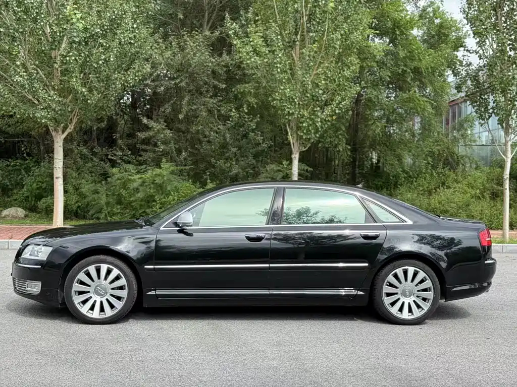 AUDI A8 2011
