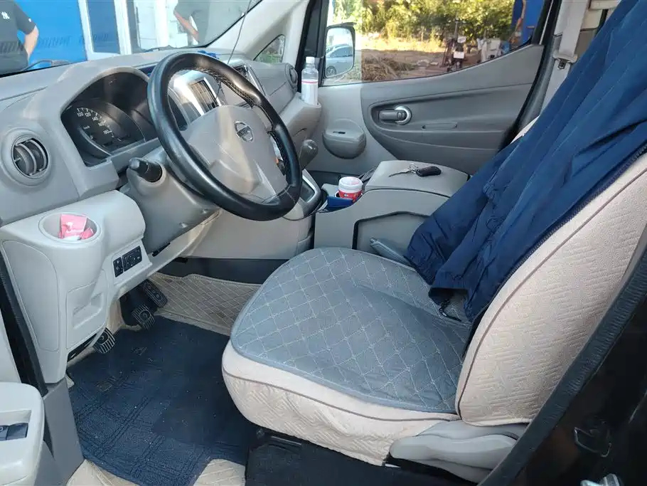 NISSAN NV200 2014
