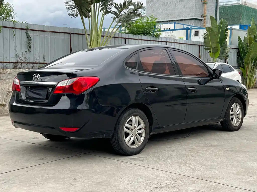 HYUNDAI CELESTA 2015