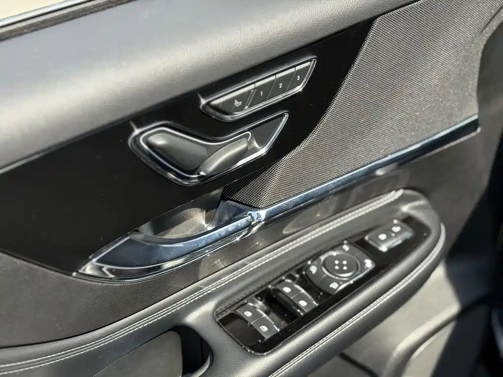 LINCOLN ADVENTURER 2022