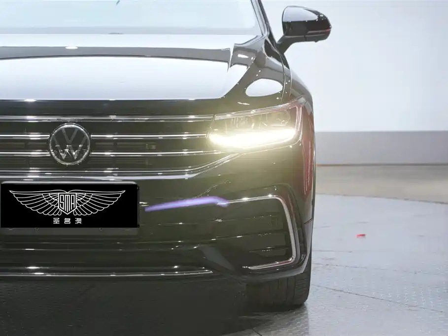 VOLKSWAGEN TIGUAN L 2022