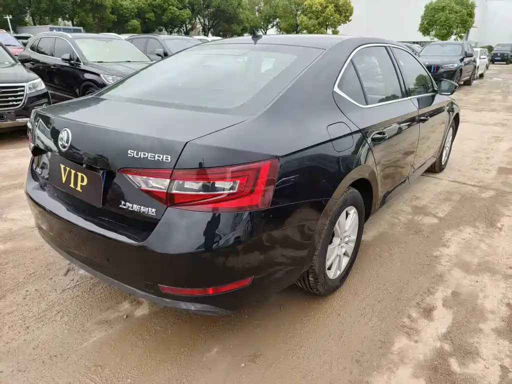 SKODA SUPERB 2019