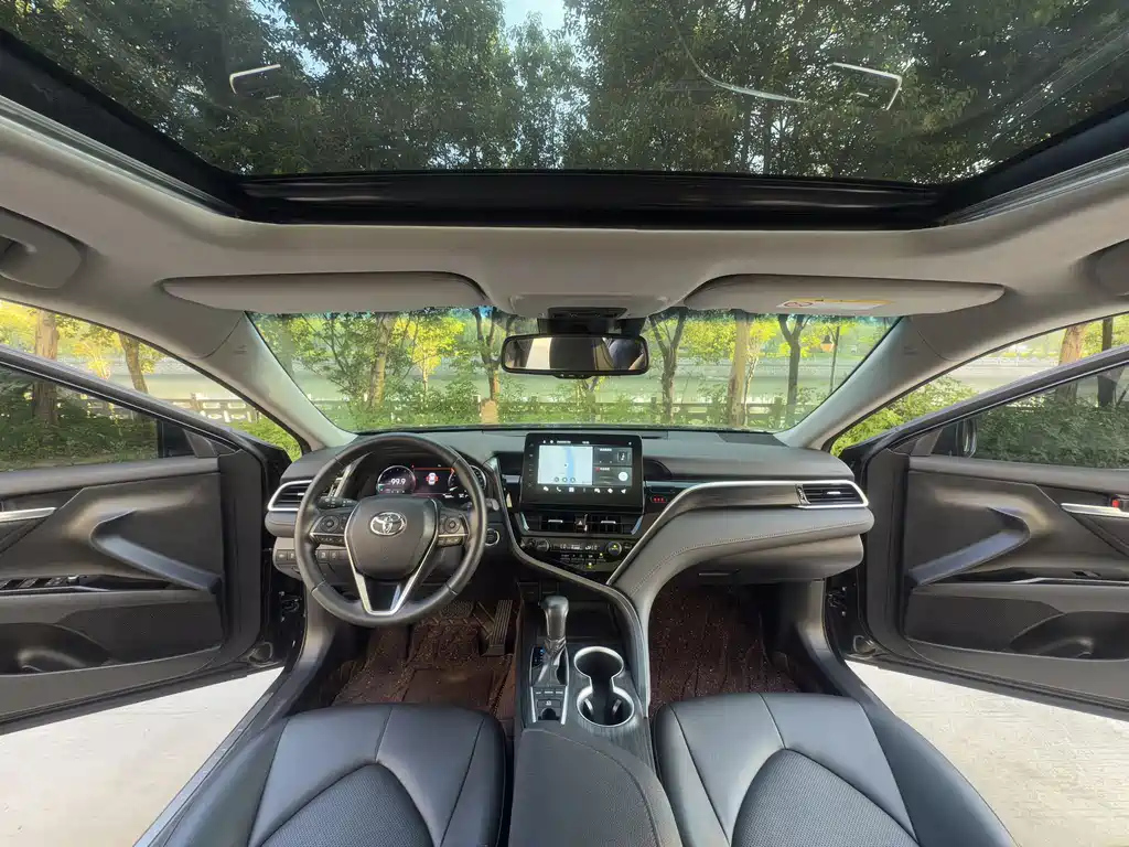TOYOTA CAMRY 2023