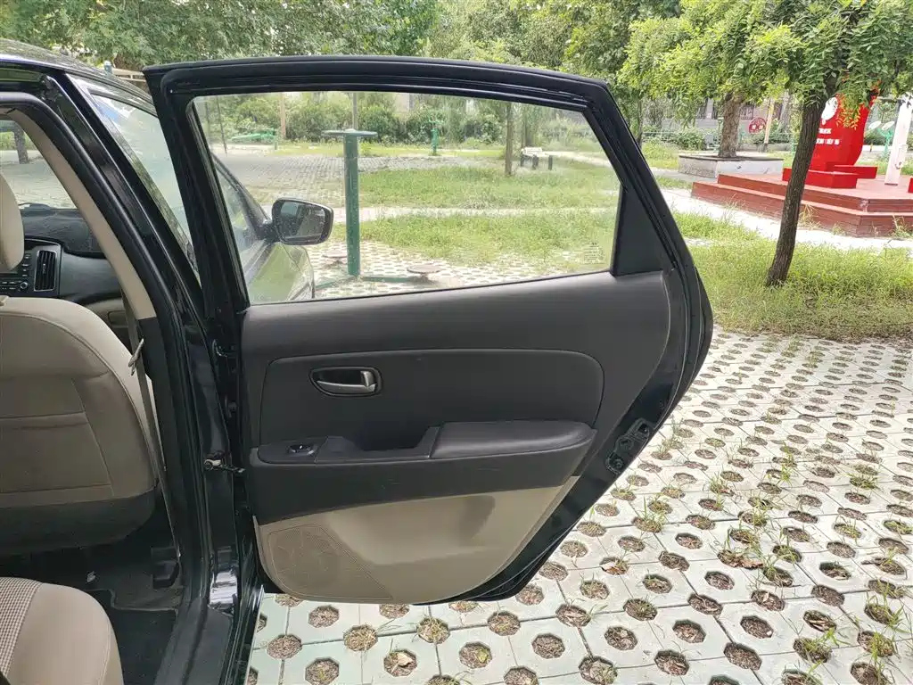 HYUNDAI CELESTA 2011