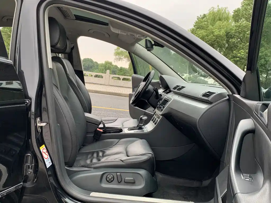 VOLKSWAGEN MAGOTAN 2009