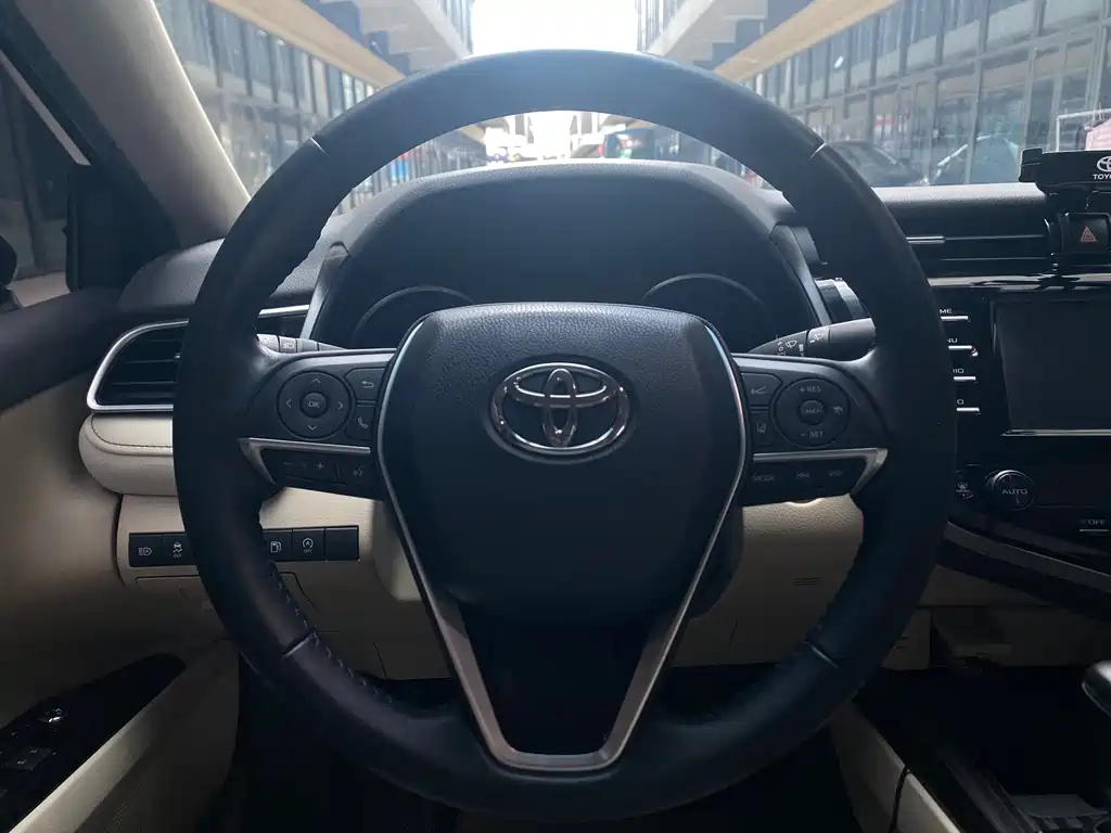 TOYOTA CAMRY 2018