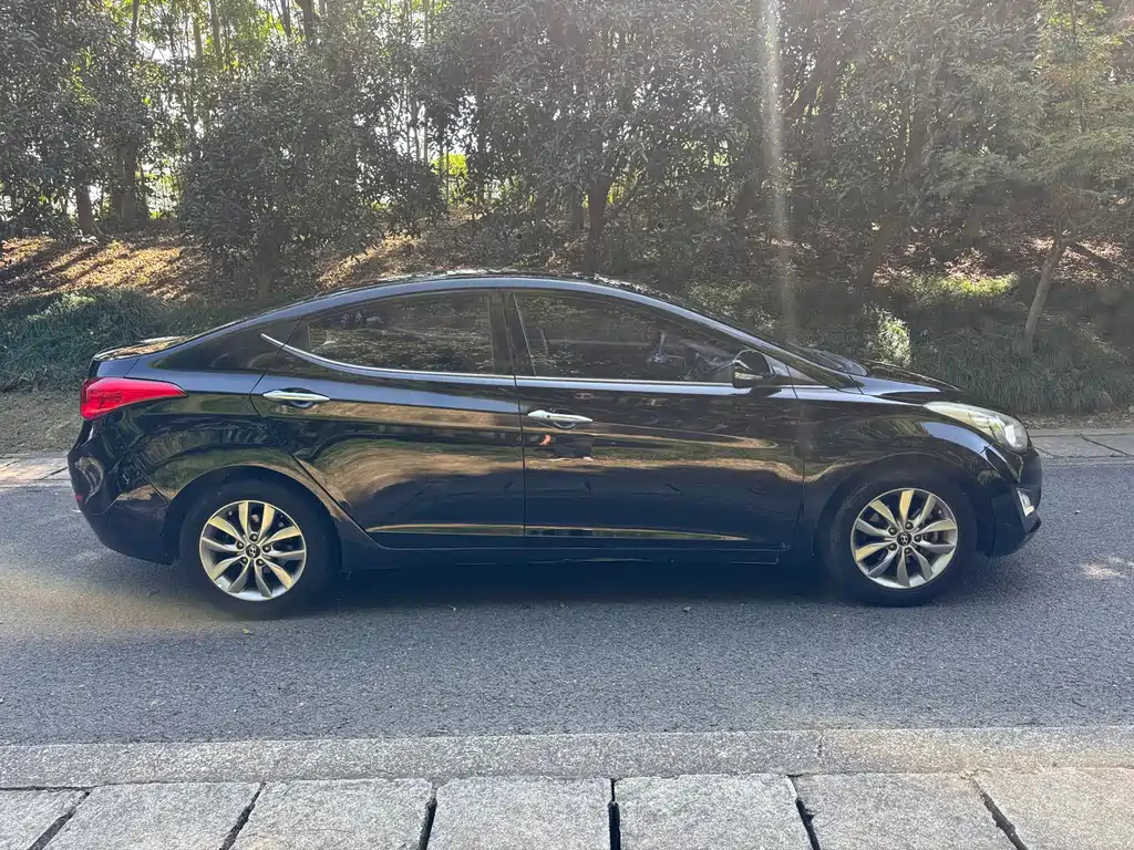 HYUNDAI ELANTRA 2015