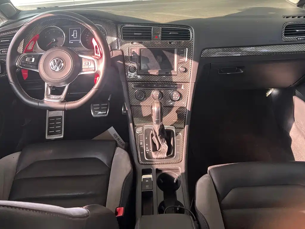 VOLKSWAGEN GOLF 2017