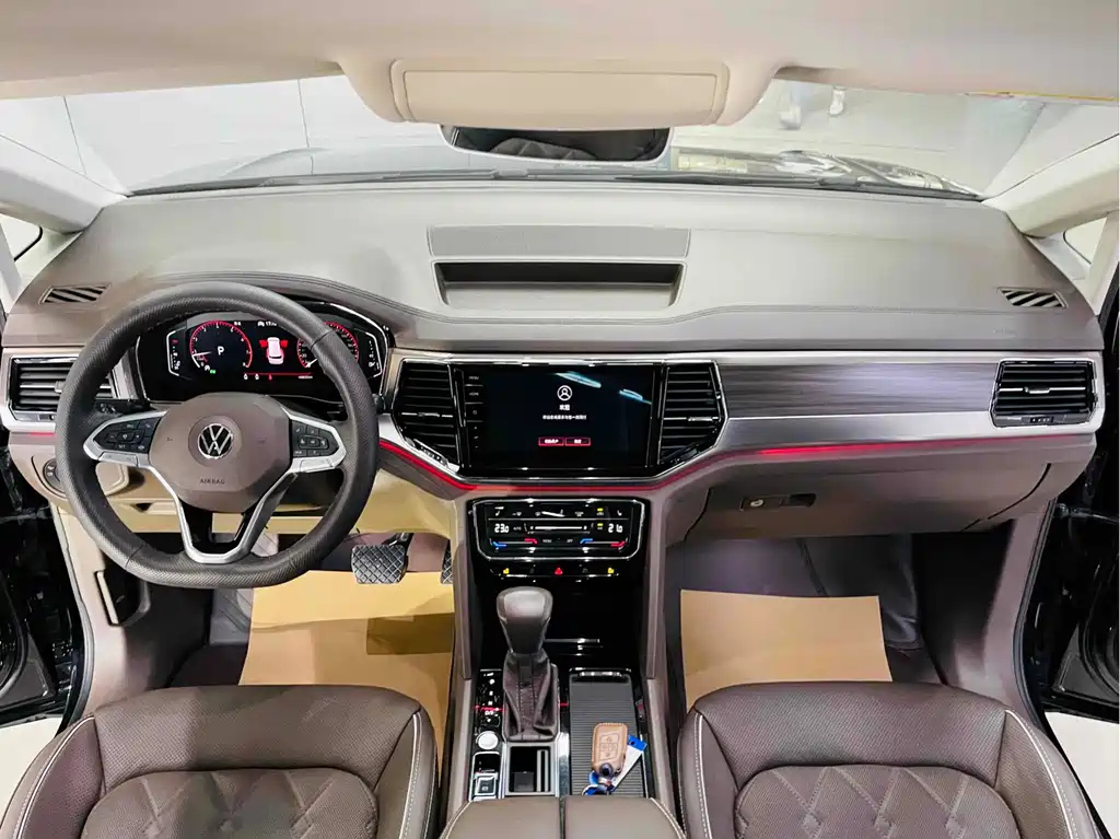 VOLKSWAGEN VILORAN 2023