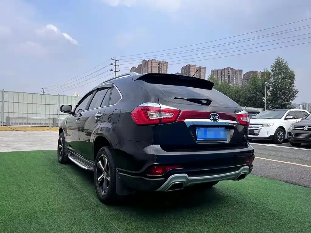 BYD S7 2015
