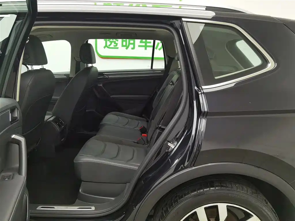 VOLKSWAGEN TIGUAN L 2021