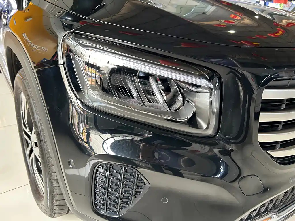 MERCEDES BENZ GLB 2024