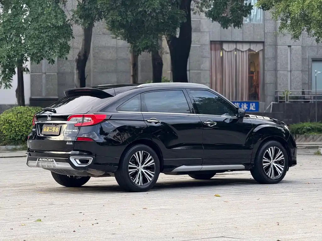 HONDA AVANCIER 2017