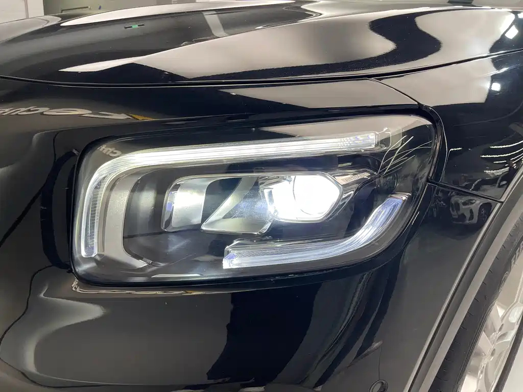 MERCEDES BENZ GLB 2021