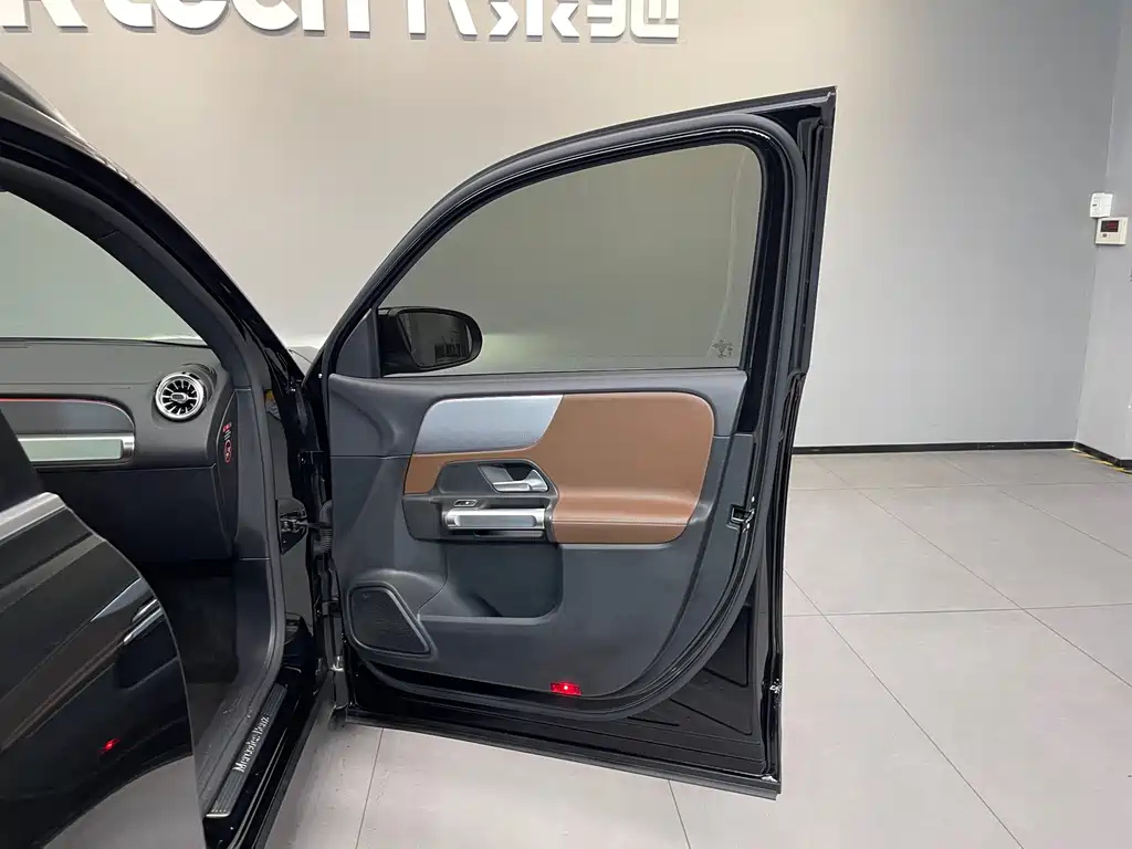 MERCEDES BENZ GLB 2021