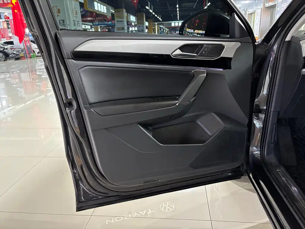 VOLKSWAGEN TAYRON 2020