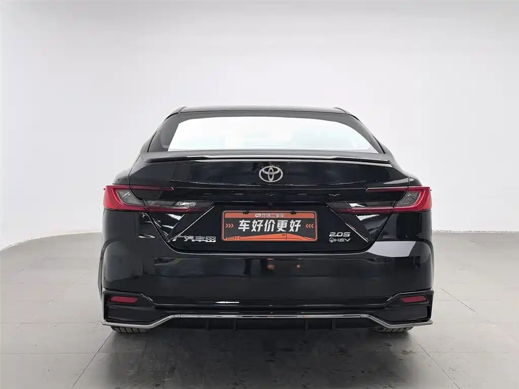 TOYOTA CAMRY 2025