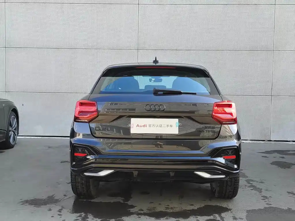 AUDI Q2L 2024