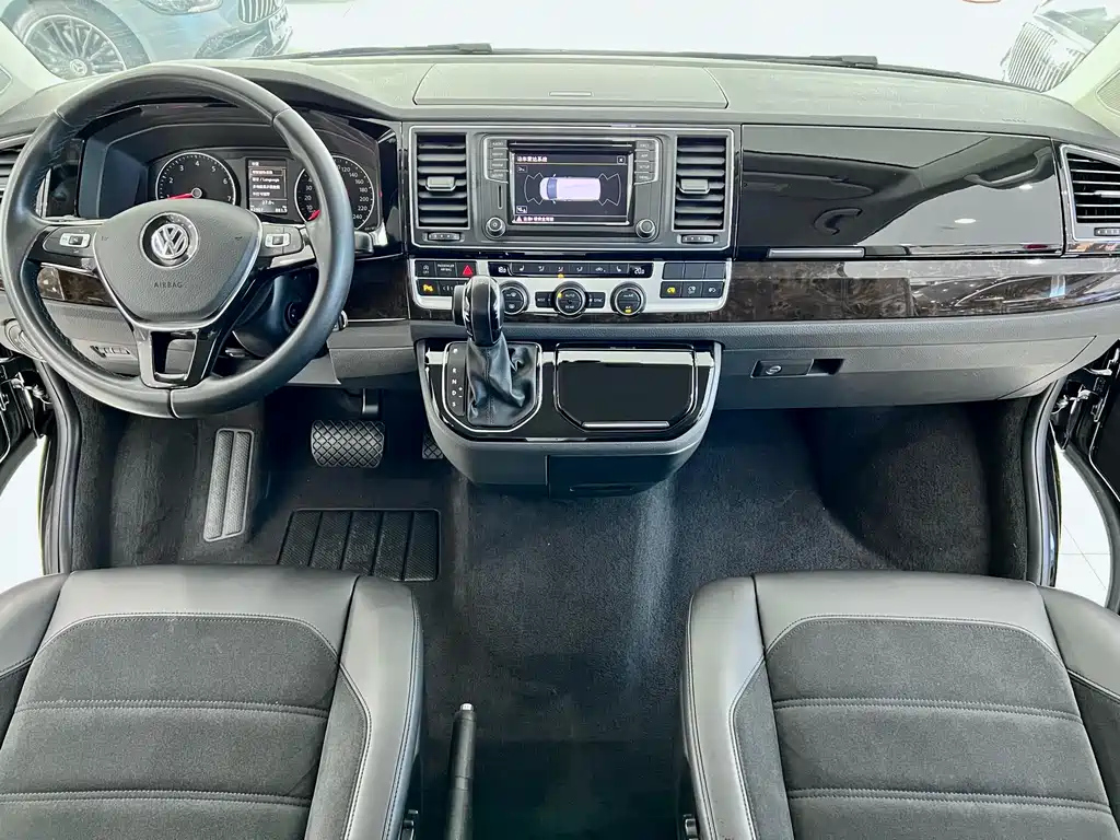 VOLKSWAGEN MULTIVAN 2019