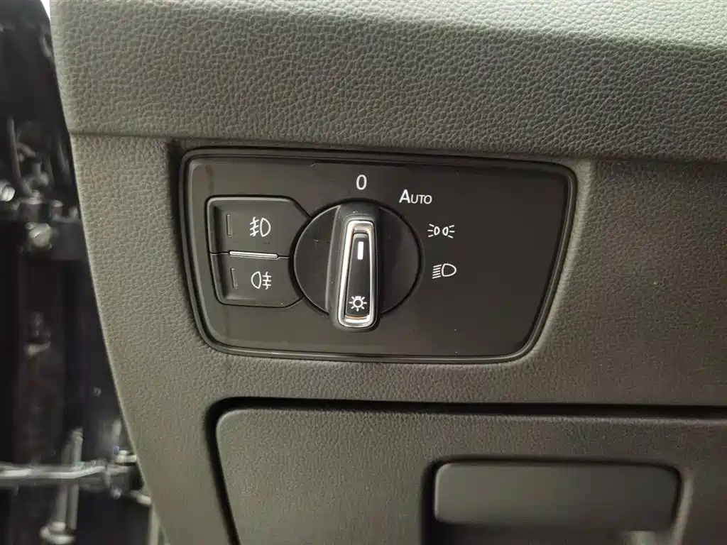 VOLKSWAGEN MAGOTAN 2023