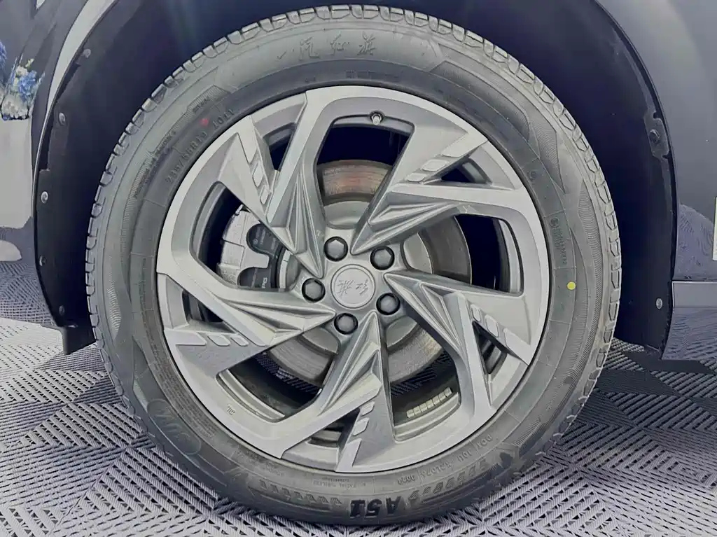 HONGQI HS3 PHEV 2024