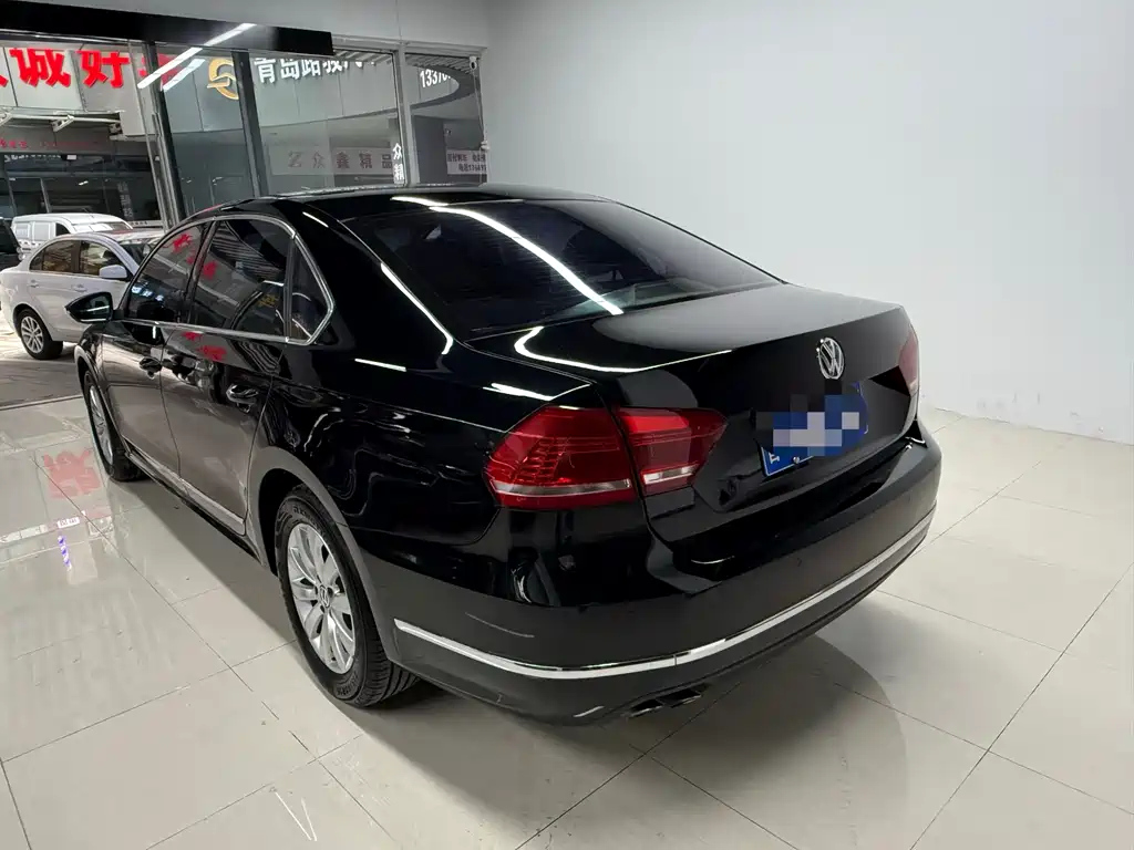 VOLKSWAGEN PASSAT 2015