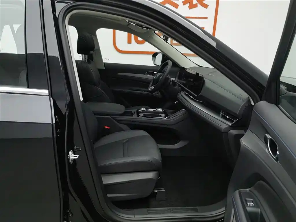FORD EQUATOR SPORT 2025
