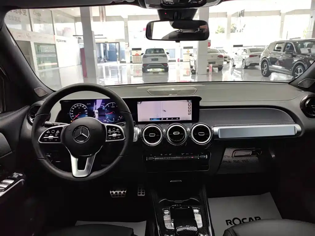 MERCEDES BENZ GLB 2023