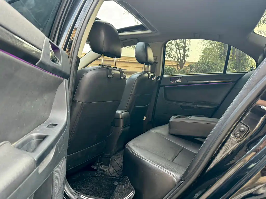 MITSUBISHI LANCER EX 2011