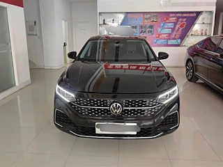 VOLKSWAGEN PASSAT 2024