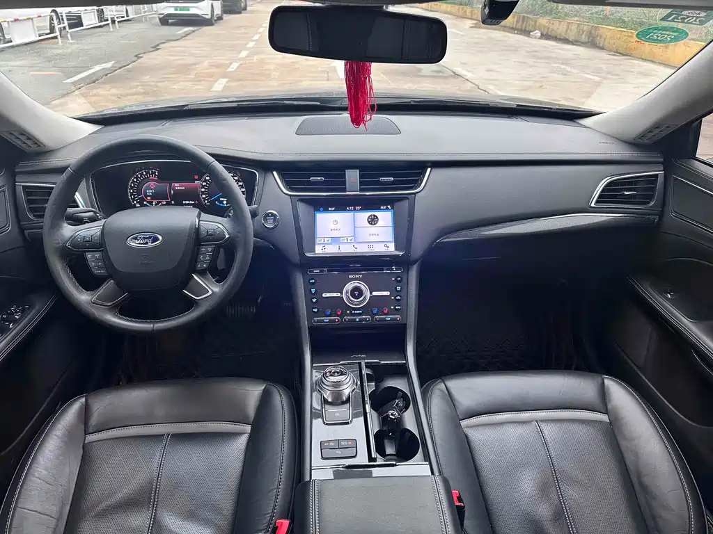 FORD TAURUS 2019