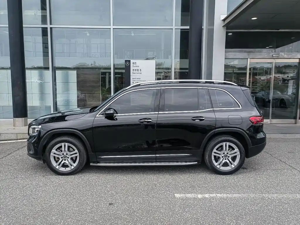 MERCEDES BENZ GLB 2023