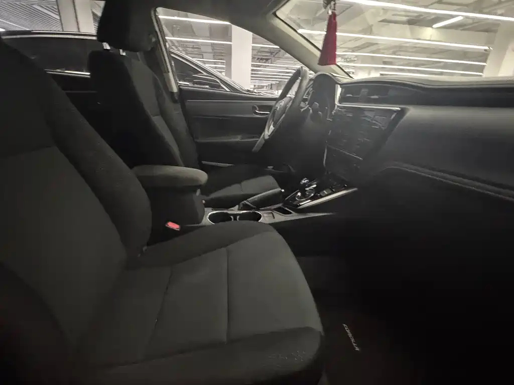 TOYOTA COROLLA 2017