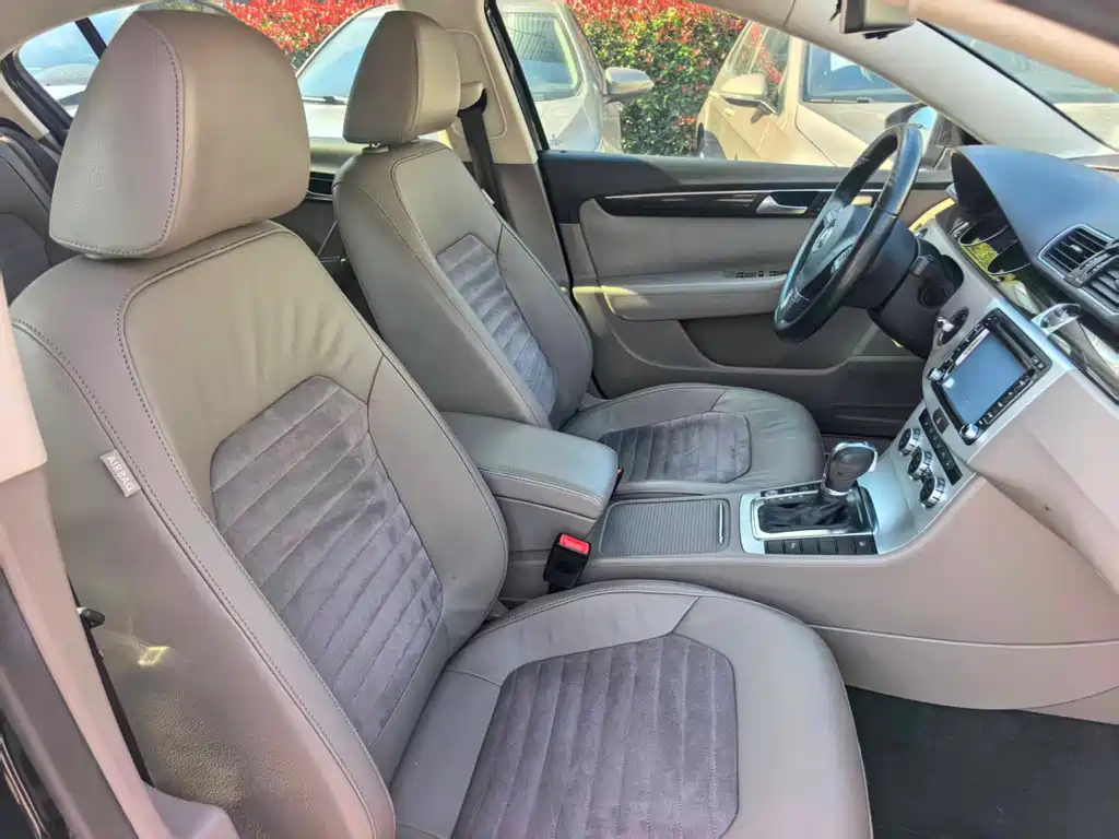 VOLKSWAGEN MAGOTAN 2013