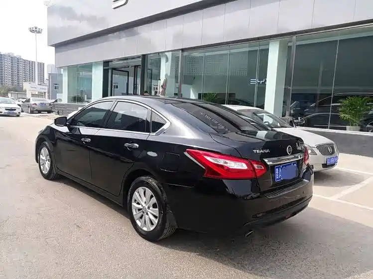 NISSAN TEANA 2016
