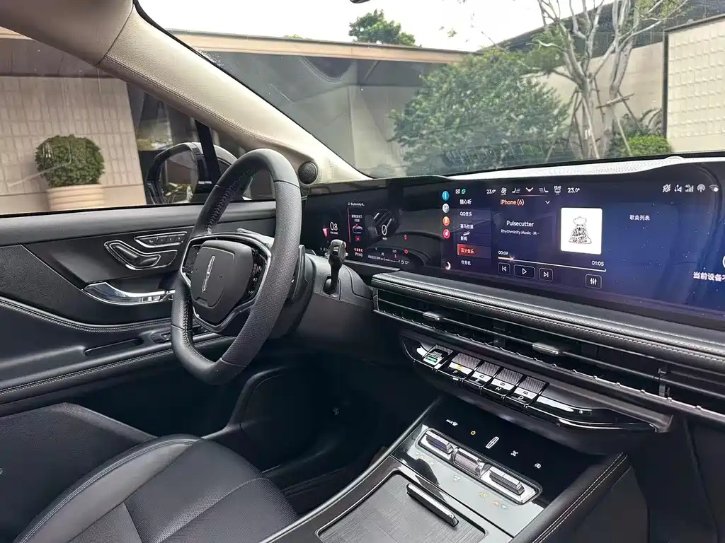 LINCOLN ADVENTURER 2023